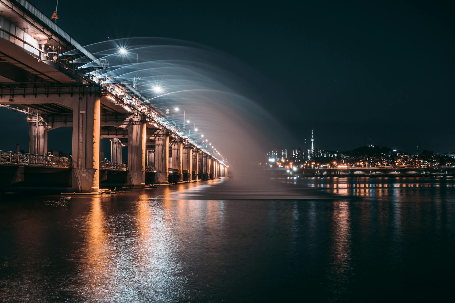 Banpo Bridge Rainbow Fountain